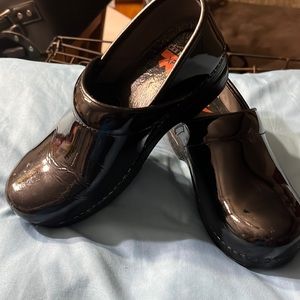 Dansko patent leather worn like 4 times lost my job don’t need them.